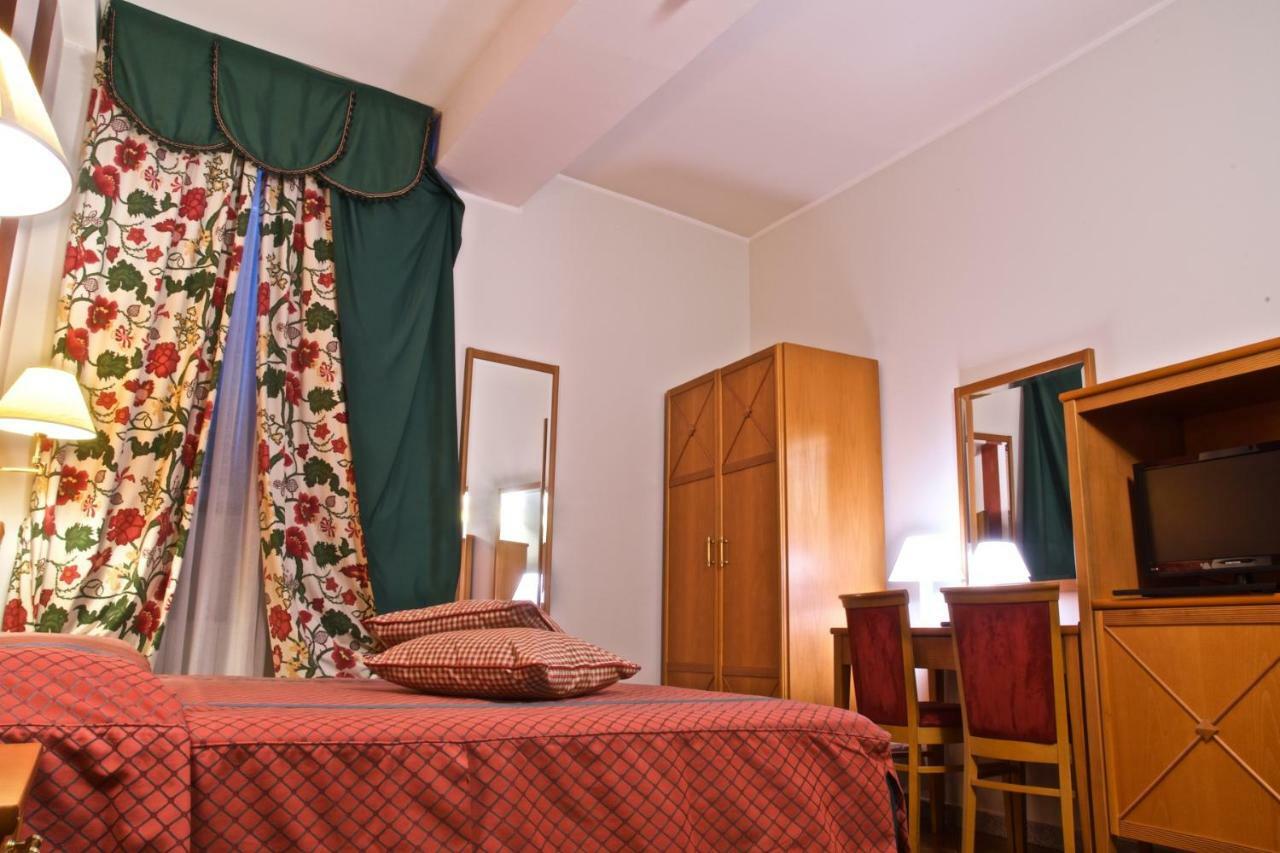 La Luna Hotel 3*